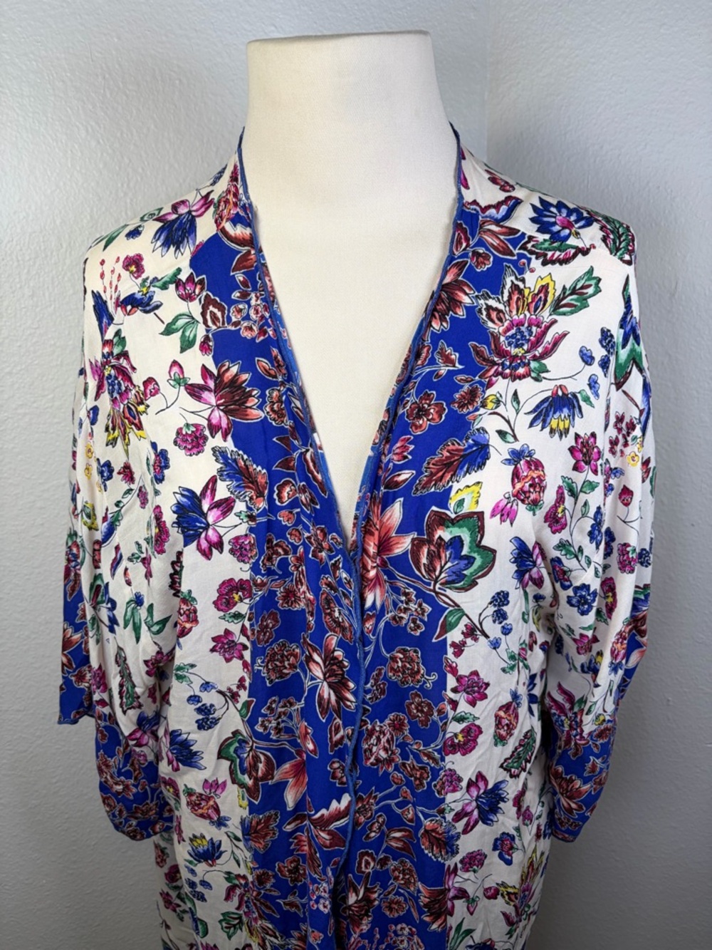 Democracy Floral Rayon Kimono Duster - Size L/XL - Picture 4 of 10